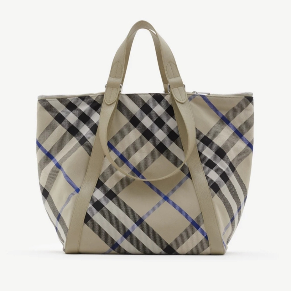 Burberry medium field tote nwt